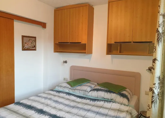 Gaestehaus Kratzer 招待所 维京